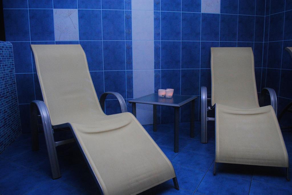 Forward Pool&sauna